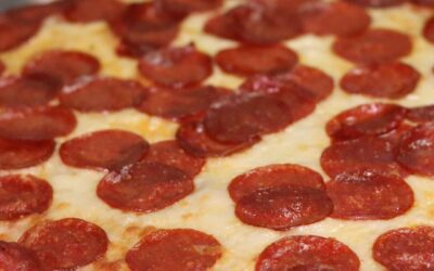 Pizza & Happy Hour in La Quinta: Kick Off Your Weekend Stuft-Style!